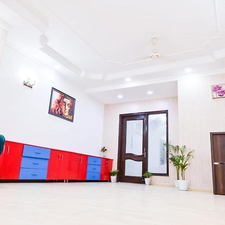 Hotel Wild Rose Нью-Делі Екстер'єр фото