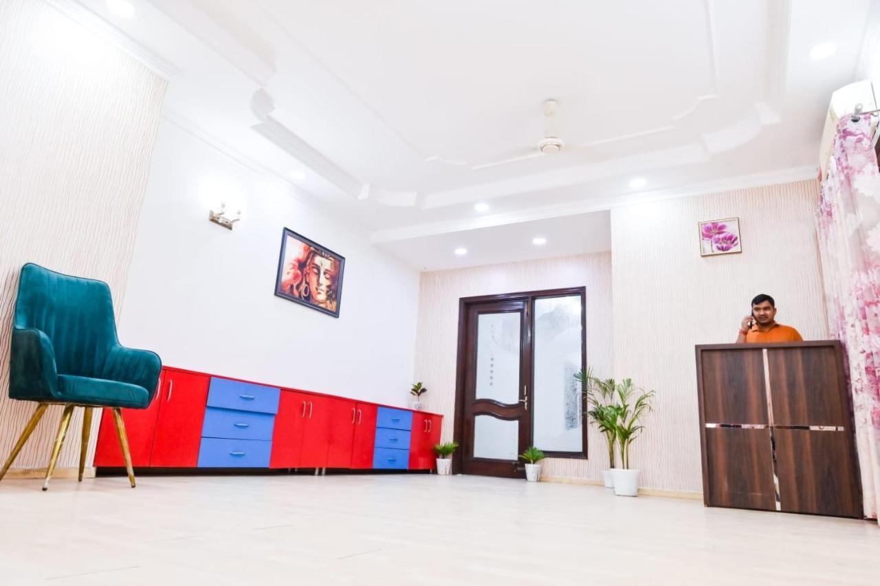 Hotel Wild Rose Нью-Делі Екстер'єр фото