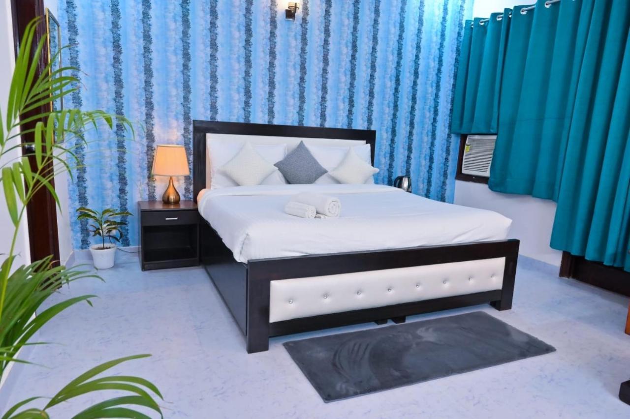 Hotel Wild Rose Нью-Делі Екстер'єр фото
